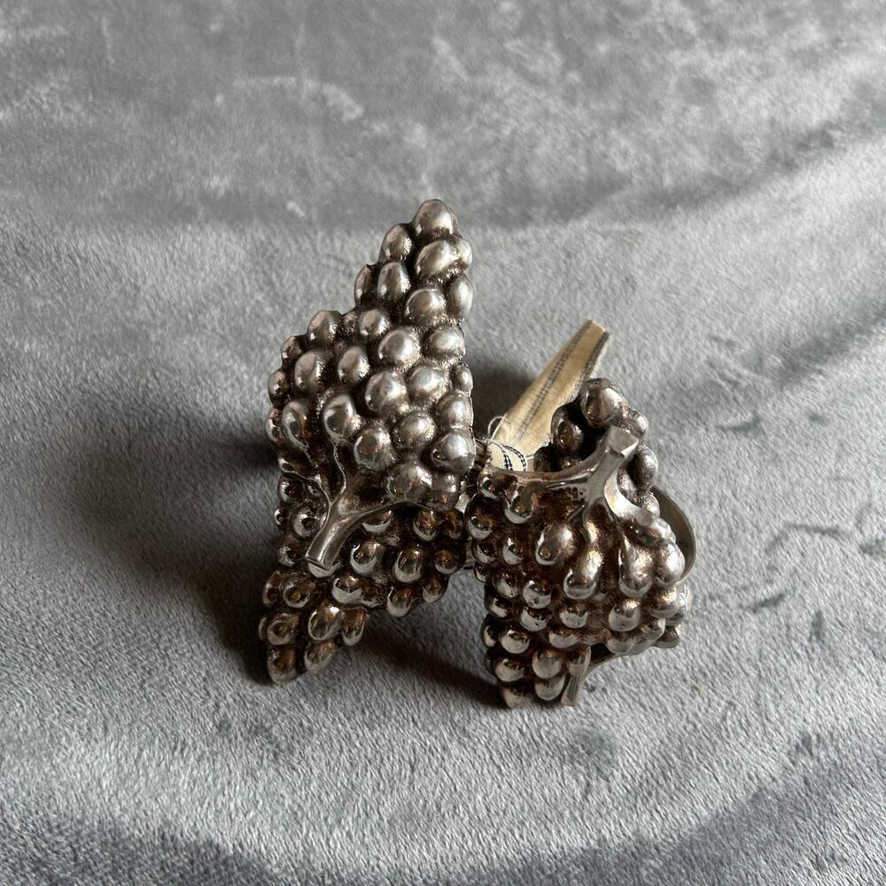 Pewter Grape Cluster Napkin Rings set of 4